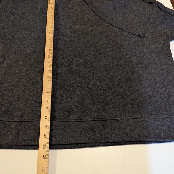 Universal Thread Women's Dark Gray/Black Pullover Hoodie, Size Medium - Picture 7 of 7